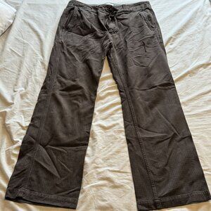 Mens 34 x 32 GAP Khaki pants - brown pattern